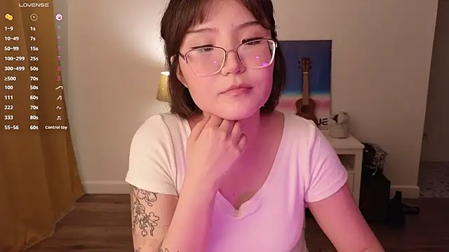 nullgirl online show from June 22, 2026, 2:17 am