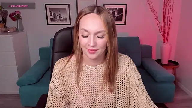 Snapshot of EvieMagical chatting on February 17, 2026, 6:00 am EvieMagical online show from February 17, 2026, 6:00 am