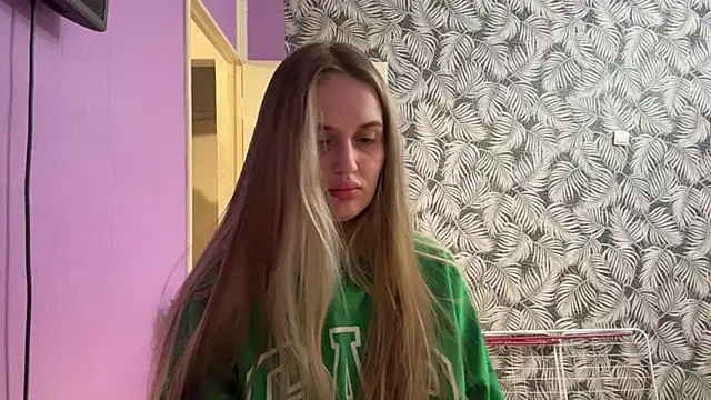 FelicidadChiariello online show from January 15, 2026, 1:36 pm