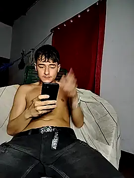 attractive-sexx online show from February 18, 2026, 1:36 am