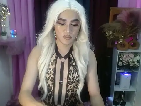 Snapshot of Kendalllust chatting on February 7, 2026, 3:53 pm Kendalllust online show from February 7, 2026, 3:53 pm