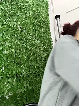 elodie rouge online show from April 4, 2026, 11:50 am