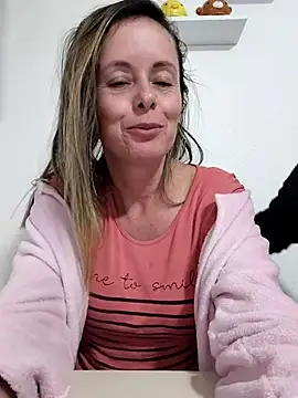 sapequinhaahmister online show from June 19, 2026, 9:53 pm