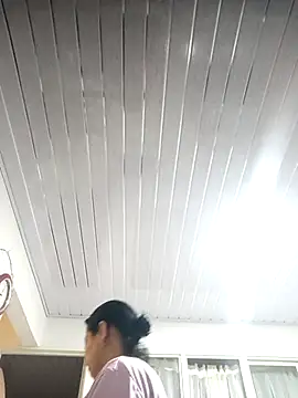 Snapshot of RossyAlvarez chatting on April 8, 2026, 10:44 pm RossyAlvarez online show from April 8, 2026, 10:44 pm