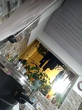 Snapshot of RossyAlvarez chatting on April 7, 2026, 12:23 am RossyAlvarez online show from April 7, 2026, 12:23 am