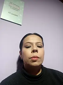 Snapshot of RossyAlvarez chatting on April 12, 2026, 2:15 am RossyAlvarez online show from April 12, 2026, 2:15 am