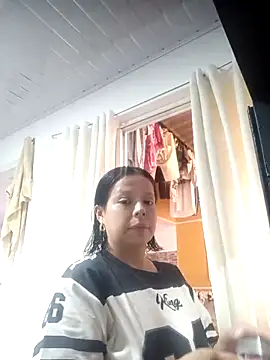 Snapshot of RossyAlvarez chatting on April 5, 2026, 10:38 pm RossyAlvarez online show from April 5, 2026, 10:38 pm