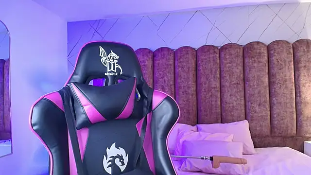 ShadowLune online show from March 8, 2026, 8:12 pm