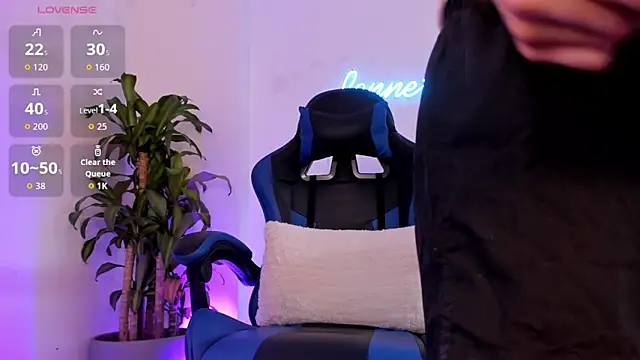 LennerCollins  online show from June 10, 2026, 7:04 pm
