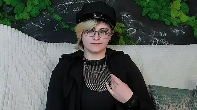 Snapshot of ABSI_GLITCH chatting on February 3, 2026, 6:46 pm ABSI GLITCH online show from February 3, 2026, 6:46 pm