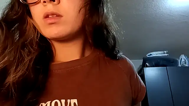 Snapshot of Raven__5 chatting on February 12, 2026, 9:14 pm Raven 5 online show from February 12, 2026, 9:14 pm