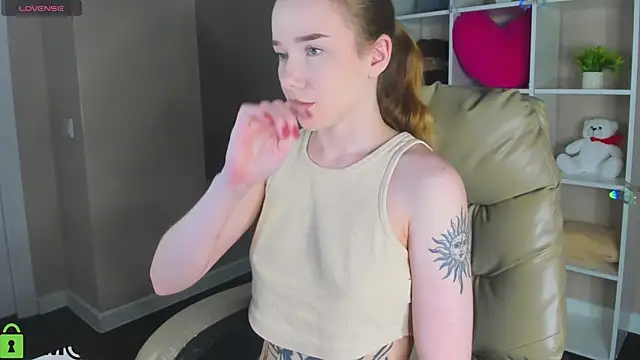 Nicole Vasquez online show from March 19, 2026, 1:05 am