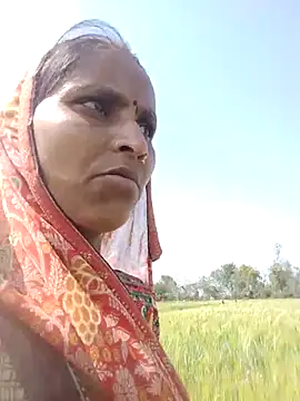 Snapshot of Juli_rathore chatting on February 25, 2026, 5:51 am Juli rathore online show from February 25, 2026, 5:51 am