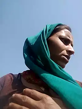 Snapshot of Juli_rathore chatting on March 3, 2026, 8:43 am Juli rathore online show from March 3, 2026, 8:43 am