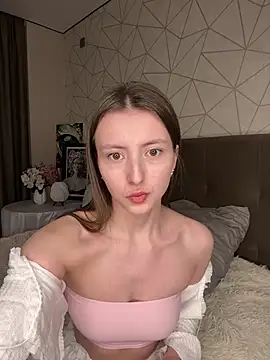 Dream Woman4U online show from April 9, 2026, 3:19 am