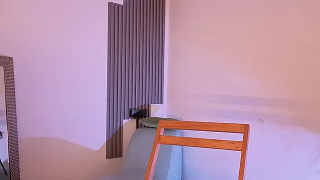 fransheskarossi online show from February 12, 2026, 12:27 pm