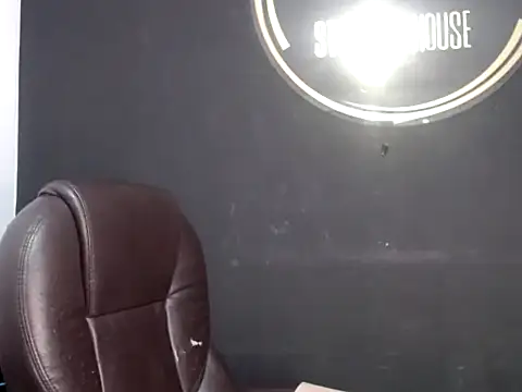 Snapshot of luisandri_ chatting on February 3, 2026, 10:37 pm luisandri online show from February 3, 2026, 10:37 pm