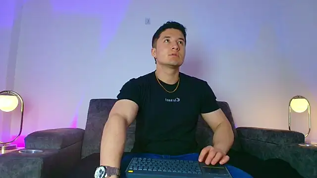 Snapshot of Alexander_Connor chatting on April 24, 2026, 12:07 pm Alexander Connor online show from April 24, 2026, 12:07 pm