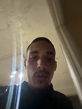 Snapshot of piccolo2002 chatting on April 16, 2026, 5:36 pm piccolo2002 online show from April 16, 2026, 5:36 pm