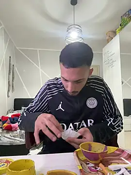 Snapshot of piccolo2002 chatting on March 7, 2026, 9:31 pm piccolo2002 online show from March 7, 2026, 9:31 pm