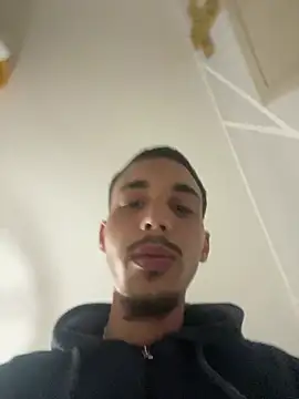 Snapshot of piccolo2002 chatting on March 25, 2026, 6:07 pm piccolo2002 online show from March 25, 2026, 6:07 pm