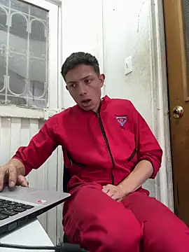 santiObrero online show from April 1, 2026, 8:28 pm