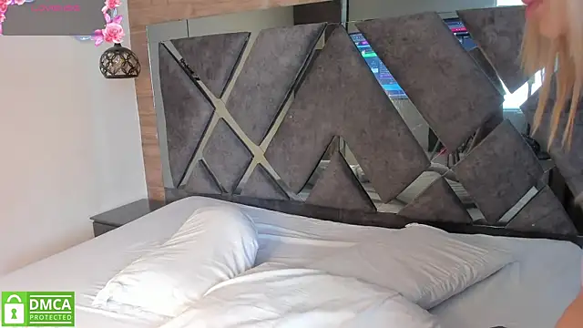 Zamahara Rodriguez online show from March 28, 2026, 7:37 pm