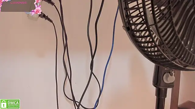 Zamahara Rodriguez online show from March 8, 2026, 7:50 pm