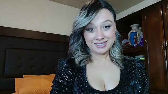 aitanalove  online show from May 25, 2026, 8:40 pm