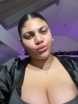 MinaKhalina online show from February 26, 2026, 11:05 pm