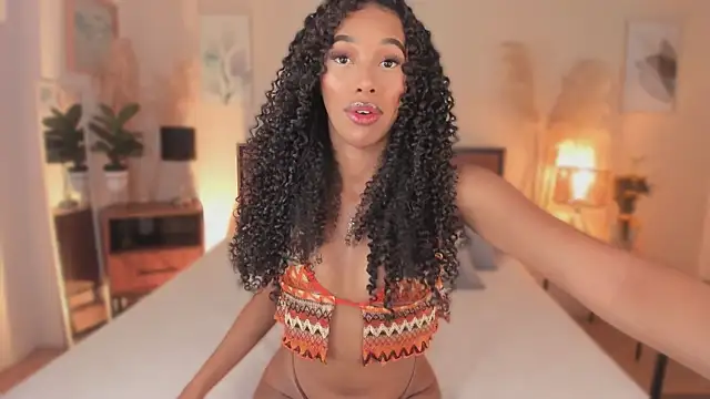 KaryMooon online show from February 5, 2026, 10:49 pm