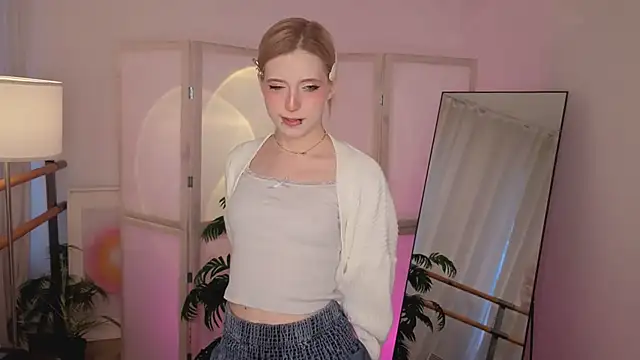 MoonlightAsuna online show from February 19, 2026, 2:03 pm