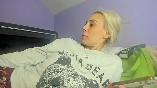 Snapshot of LindseyFAFO chatting on February 1, 2026, 7:34 pm LindseyFAFO online show from February 1, 2026, 7:34 pm