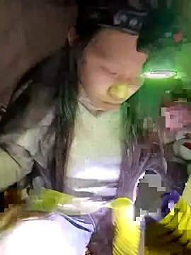 Snapshot of Hari-saka chatting on February 18, 2026, 2:02 pm Hari-saka online show from February 18, 2026, 2:02 pm