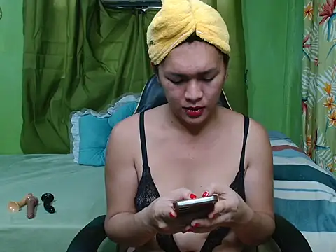 urslutscarlet online show from March 17, 2026, 8:17 am