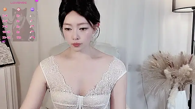 XinYuemeimei online show from July 5, 2026, 2:35 pm