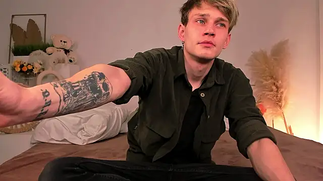 Snapshot of Volan_Starts chatting on February 28, 2026, 12:05 pm Volan Starts online show from February 28, 2026, 12:05 pm