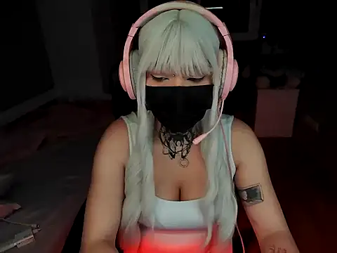 Lucyiy  online show from June 16, 2026, 3:28 am