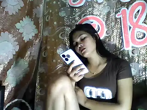 Snapshot of PinaySkinnyJust18 chatting on February 14, 2026, 10:26 am PinaySkinnyJust18 online show from February 14, 2026, 10:26 am