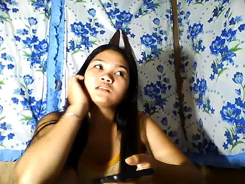 PinaySkinnyJust18 online show from April 11, 2026, 10:13 pm