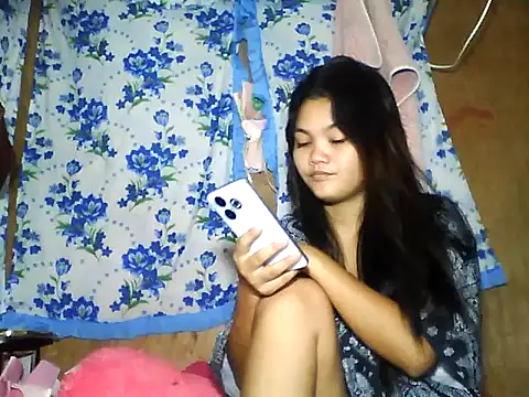 Snapshot of PinaySkinnyJust18 chatting on June 3, 2026, 9:52 pm PinaySkinnyJust18 online show from June 3, 2026, 9:52 pm