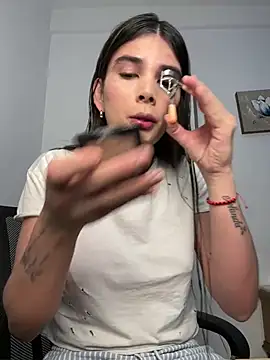 Lily WellGifted online show from February 3, 2026, 7:57 am