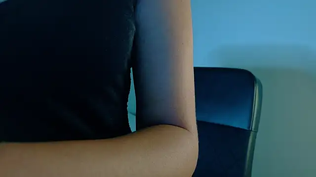 AmmyRouse   online show from March 13, 2026, 11:37 am