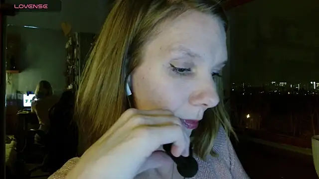 Daisy Lovely online show from March 21, 2026, 5:06 pm