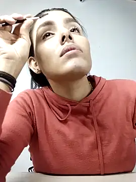 Snapshot of Catalinna_03 chatting on February 10, 2026, 11:53 am Catalinna 03 online show from February 10, 2026, 11:53 am