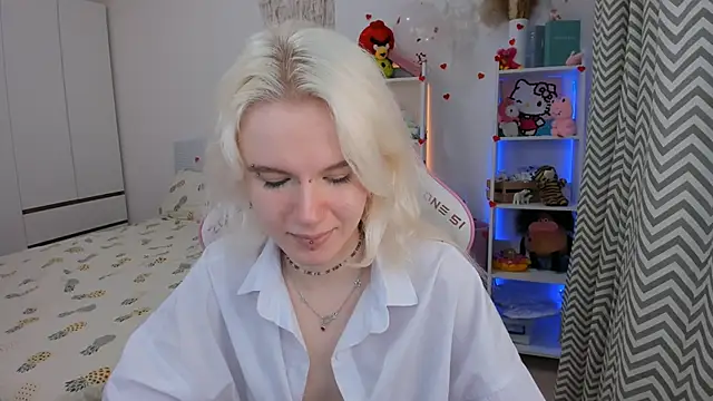 Mia WaterFall online show from February 18, 2026, 3:48 am