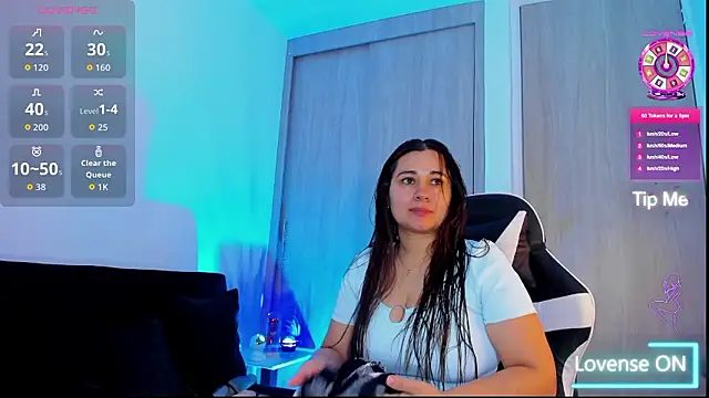 saray mendozaa online show from February 3, 2026, 10:04 pm