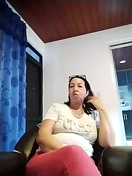 RosseLaure online show from June 1, 2026, 7:57 pm