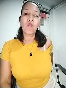 RosseLaure online show from June 11, 2026, 2:53 am
