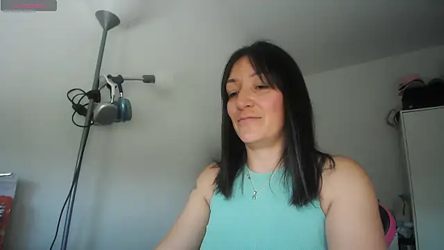 Snapshot of Yulian_Milf chatting on June 1, 2026, 2:50 pm Yulian Milf online show from June 1, 2026, 2:50 pm